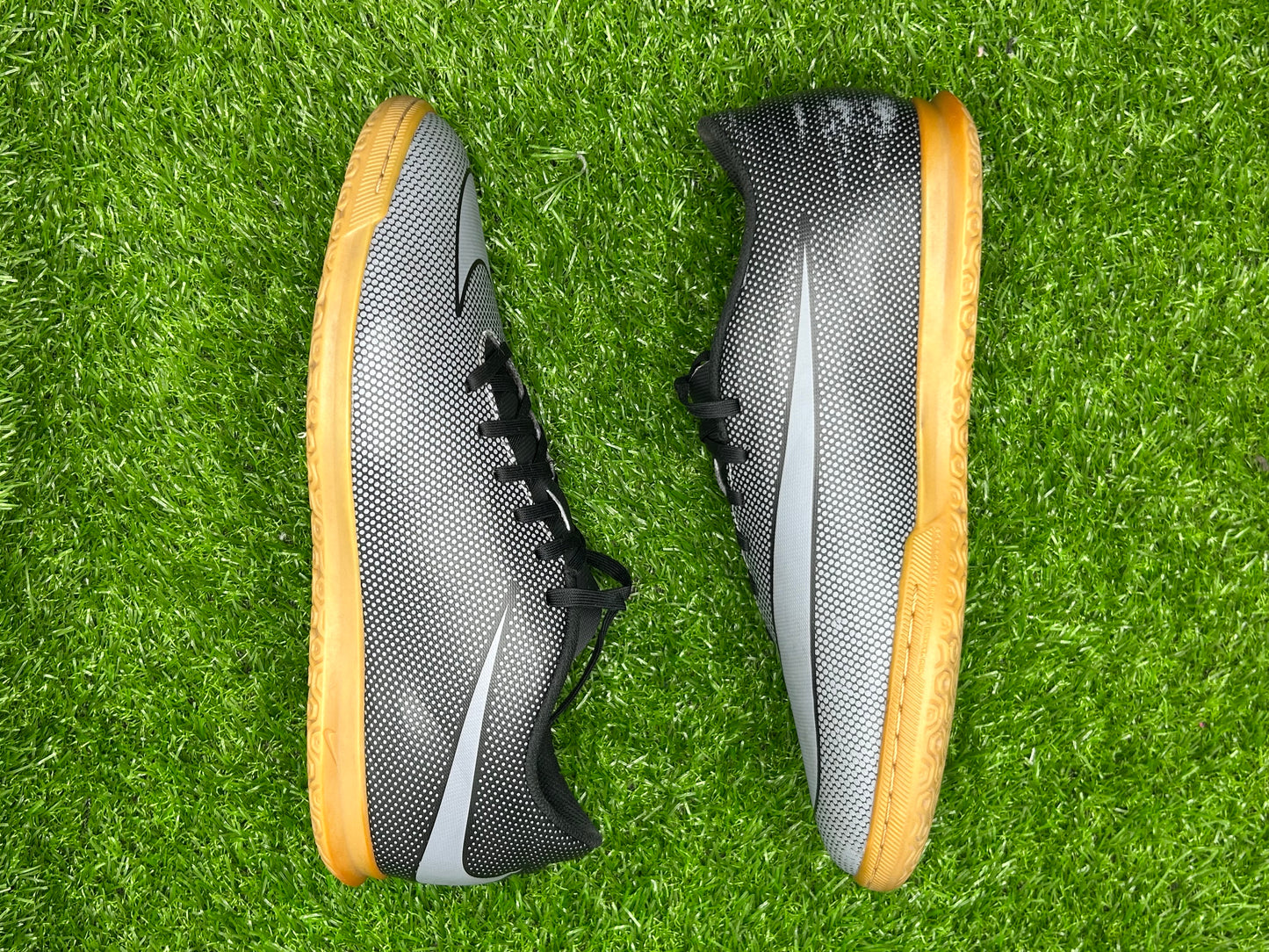 NIKE BRAVATAX IC