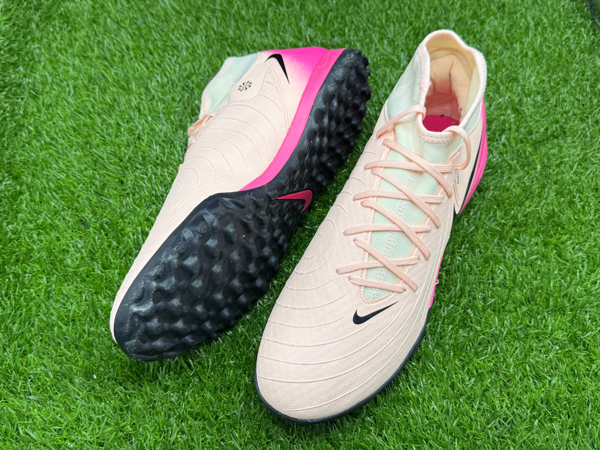 Nike Phantom Luna 2 Academy TF (Brand New)