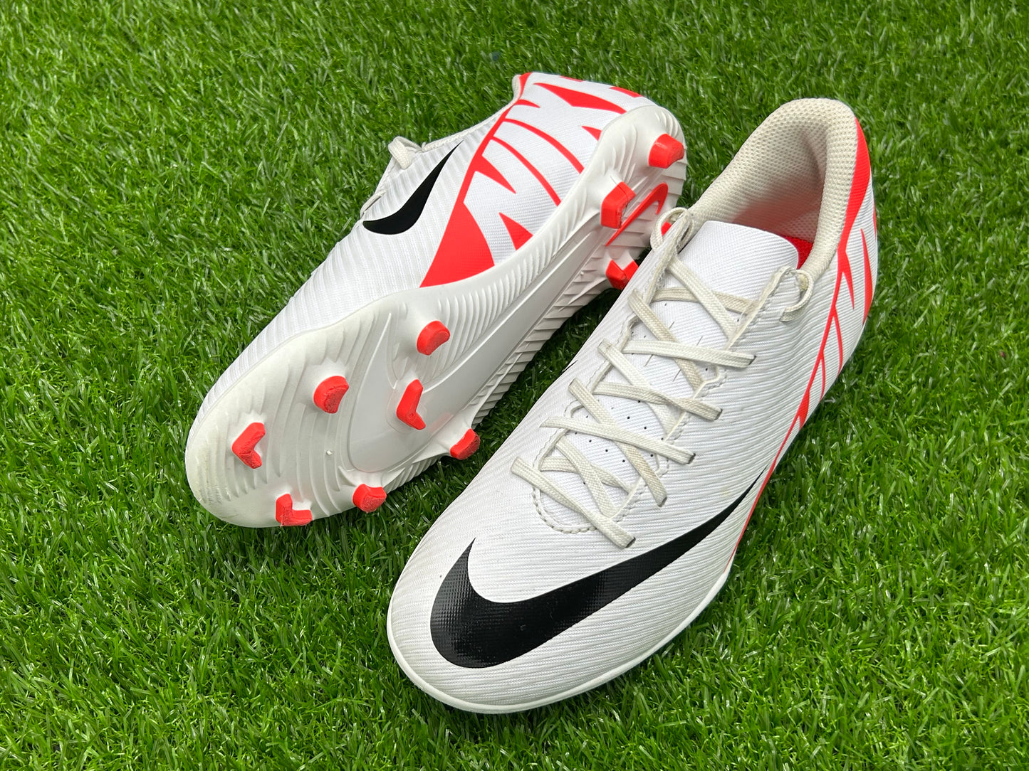 NIKE MERCURIAL VAPOR 15 CLUB FG