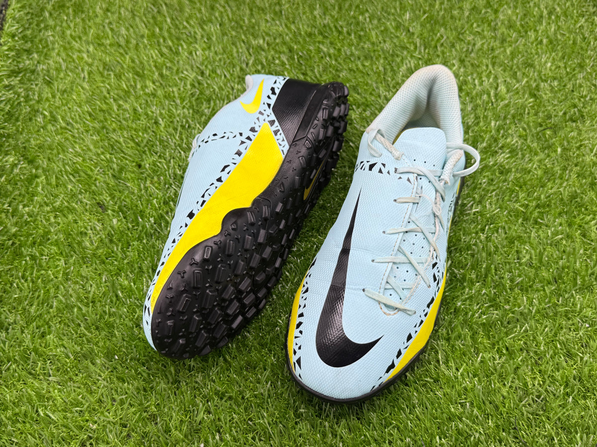 Nike Phantom GT2 Club TF