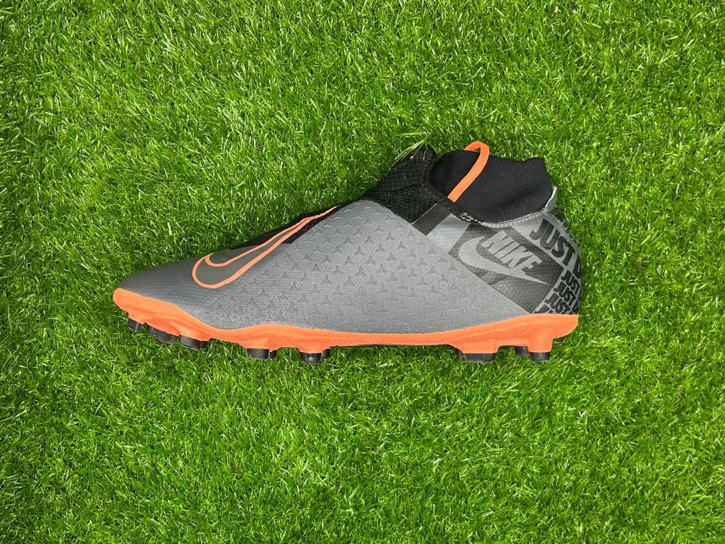Nike Phantom VSN Academy DF FG/MG