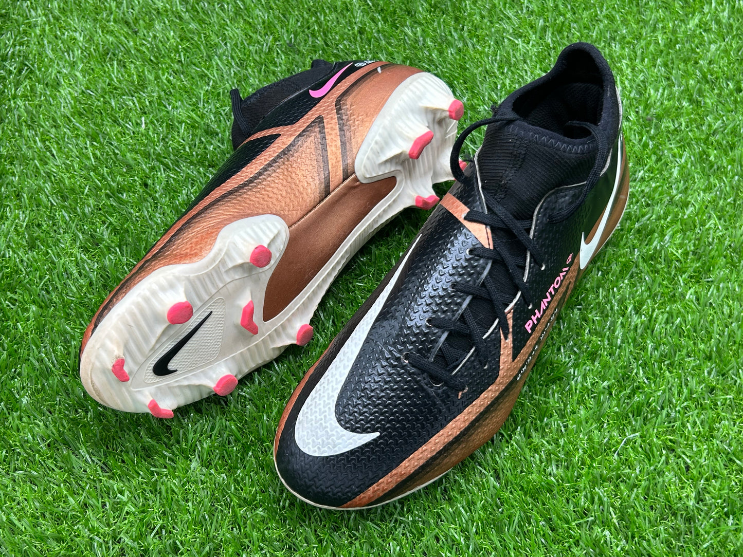 Nike Phantom GT2 Academy DF FG MG