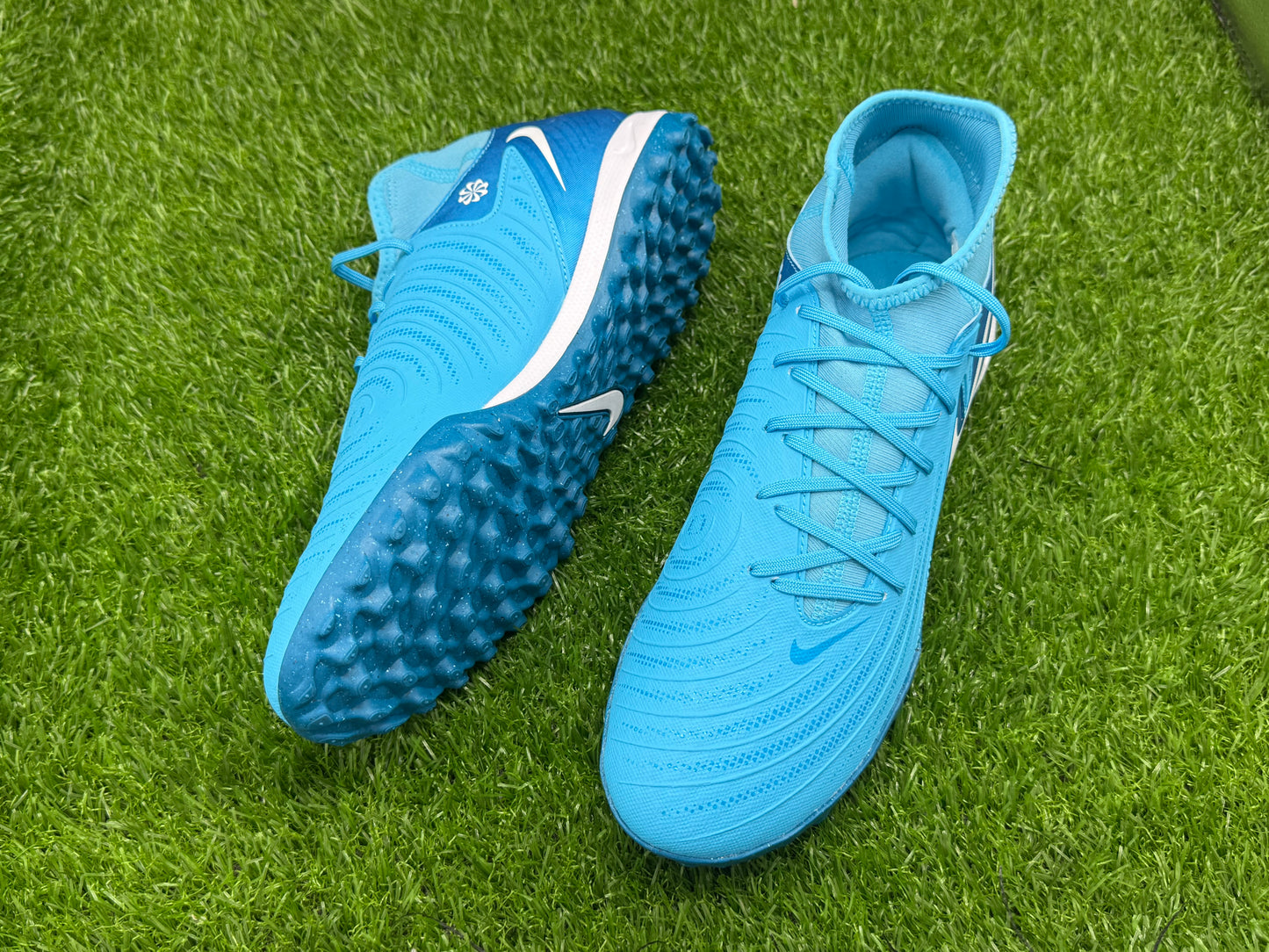 Nike Phantom Luna II Academy TF (Brand New)