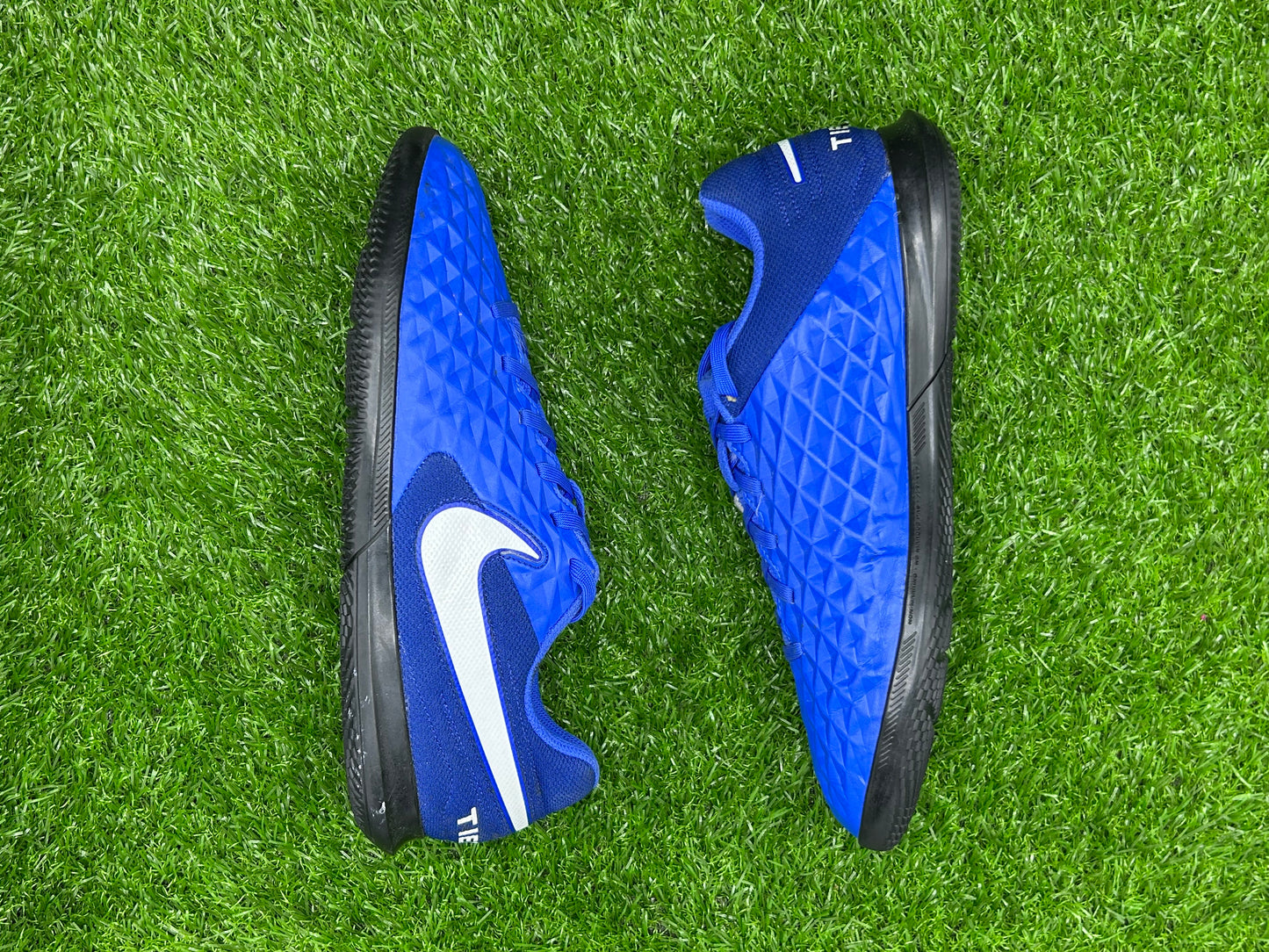 Nike Tiempo Legend 8 Club IC