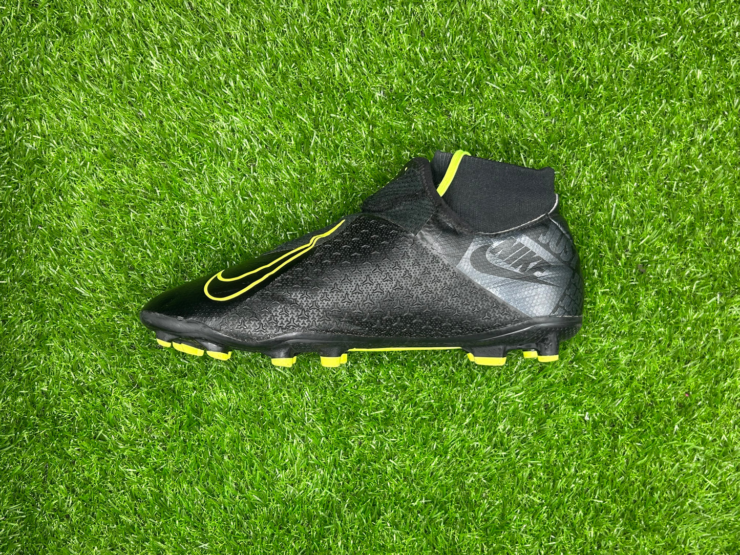 Nike Phantom VSN Academy DF FG/MG