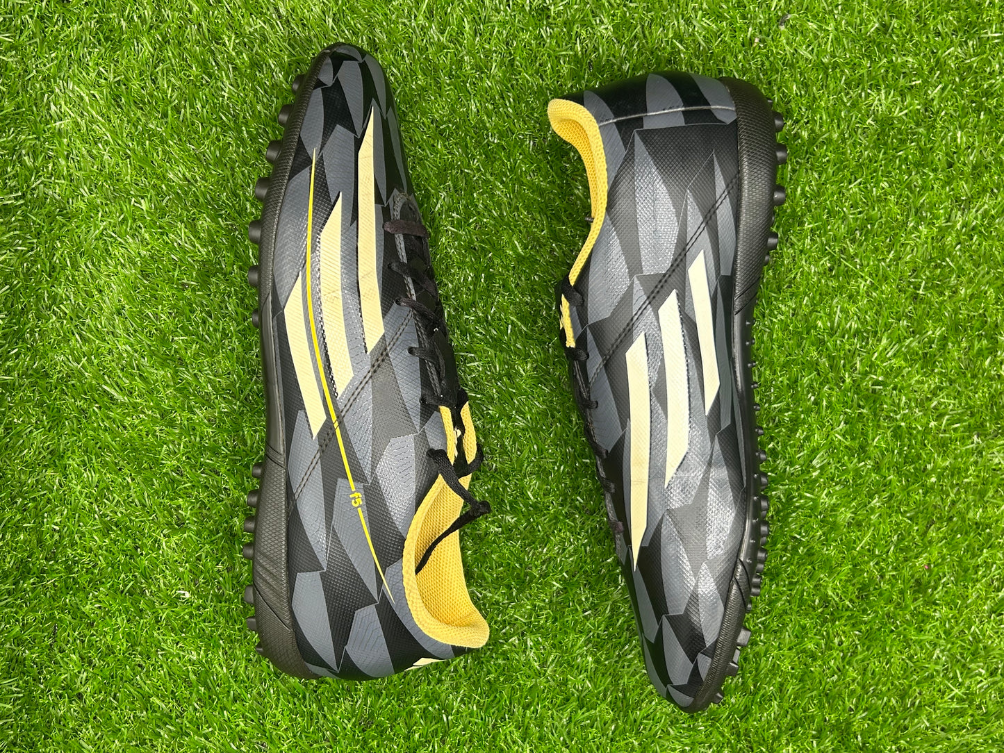 Adidas F5 TF
