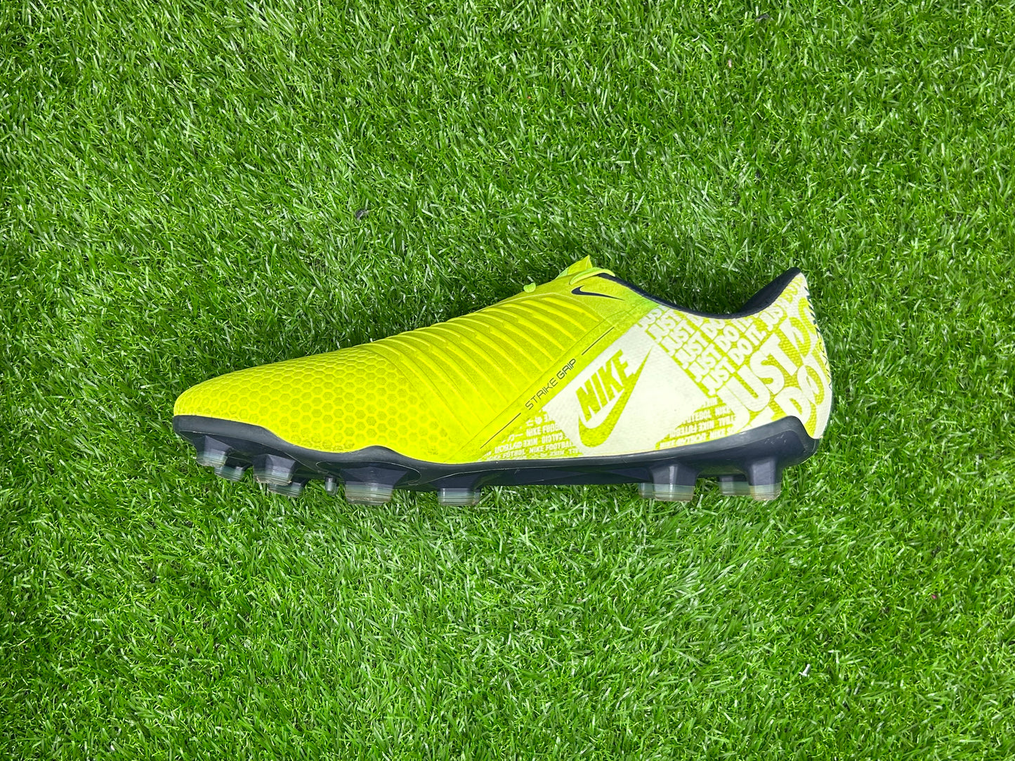 Nike Phantom Venom Pro FG