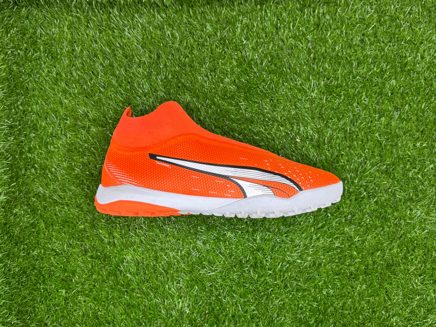PUMA Ultra Match + LL TT