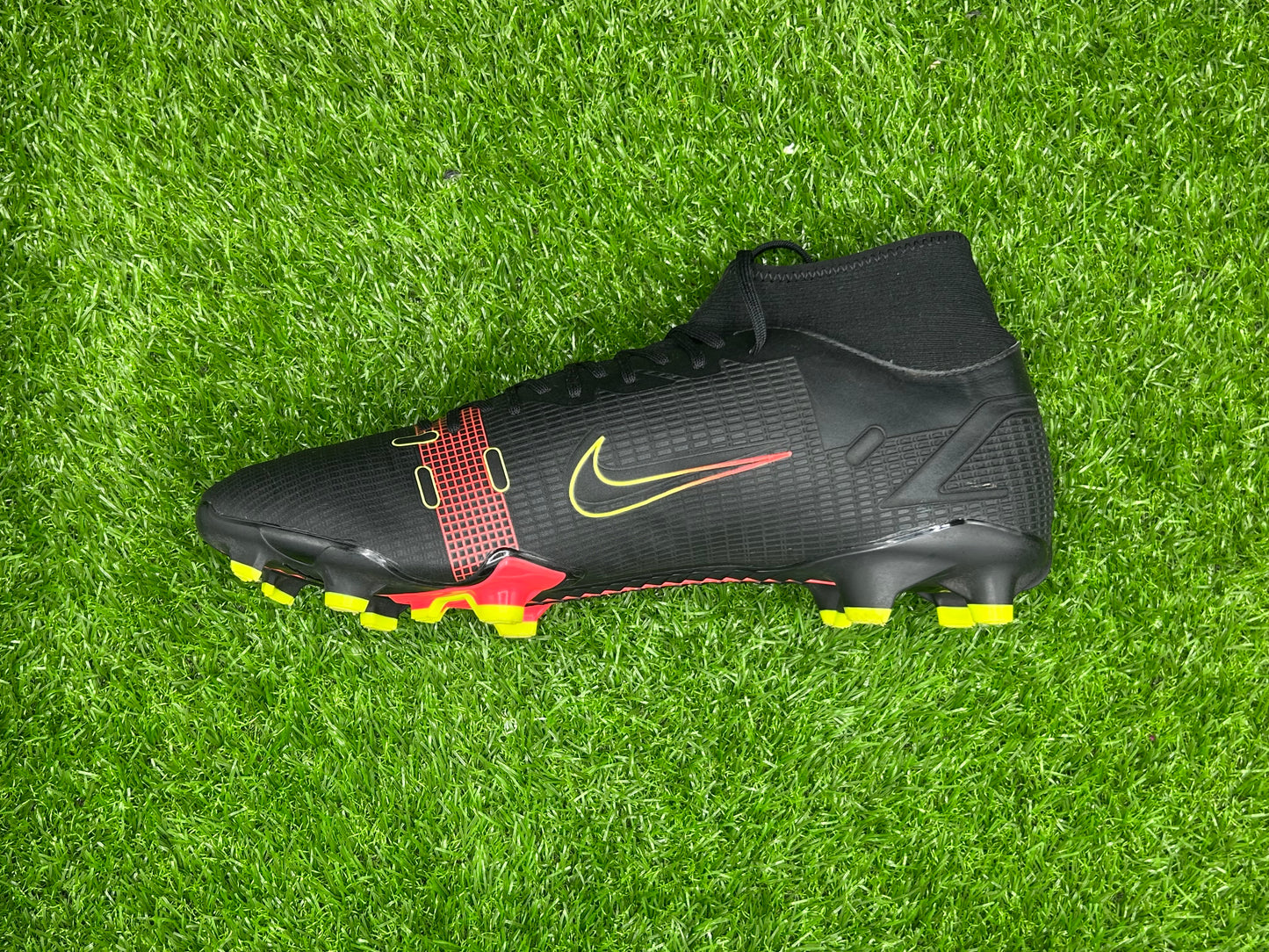 Nike Mercurial Superfly 8 Academy MG