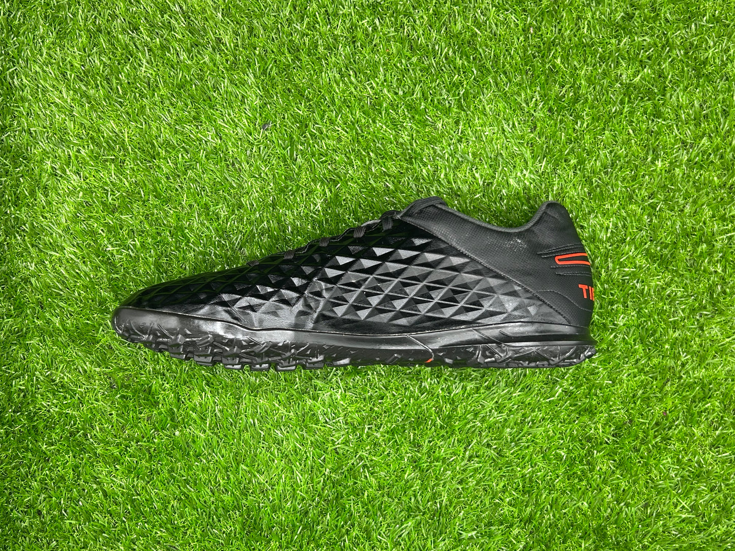 Nike Tiempo Legend 8 Club TF