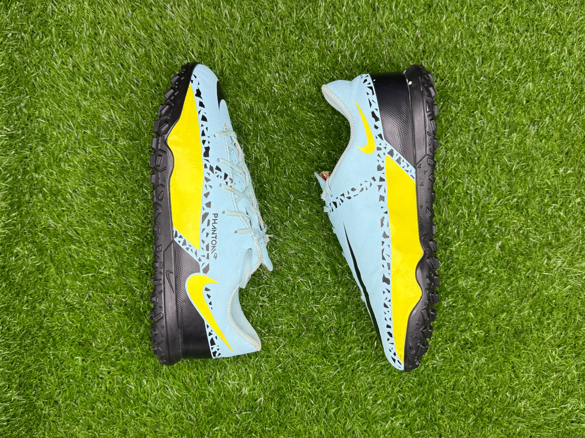 Nike Phantom GT2 Club TF