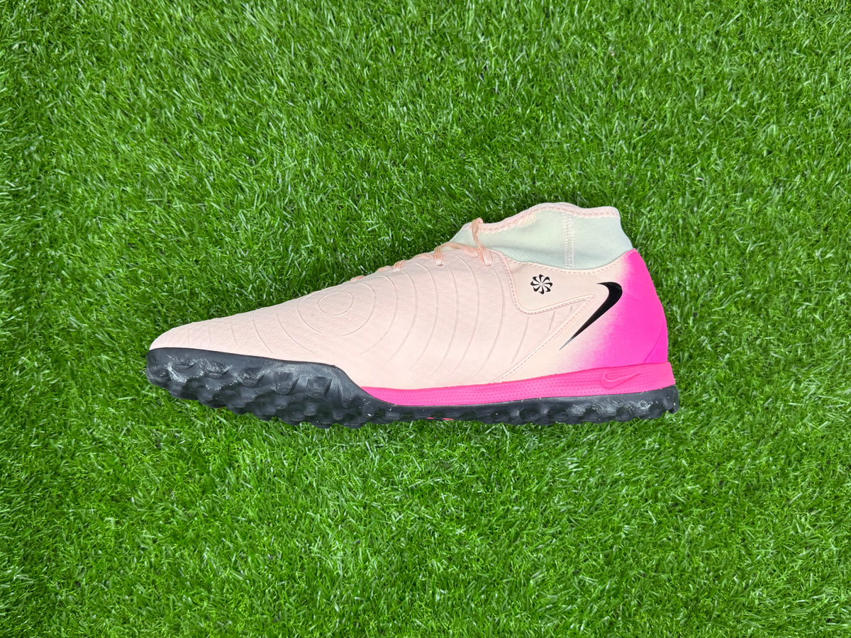 Nike Phantom Luna 2 Academy TF (Brand New)