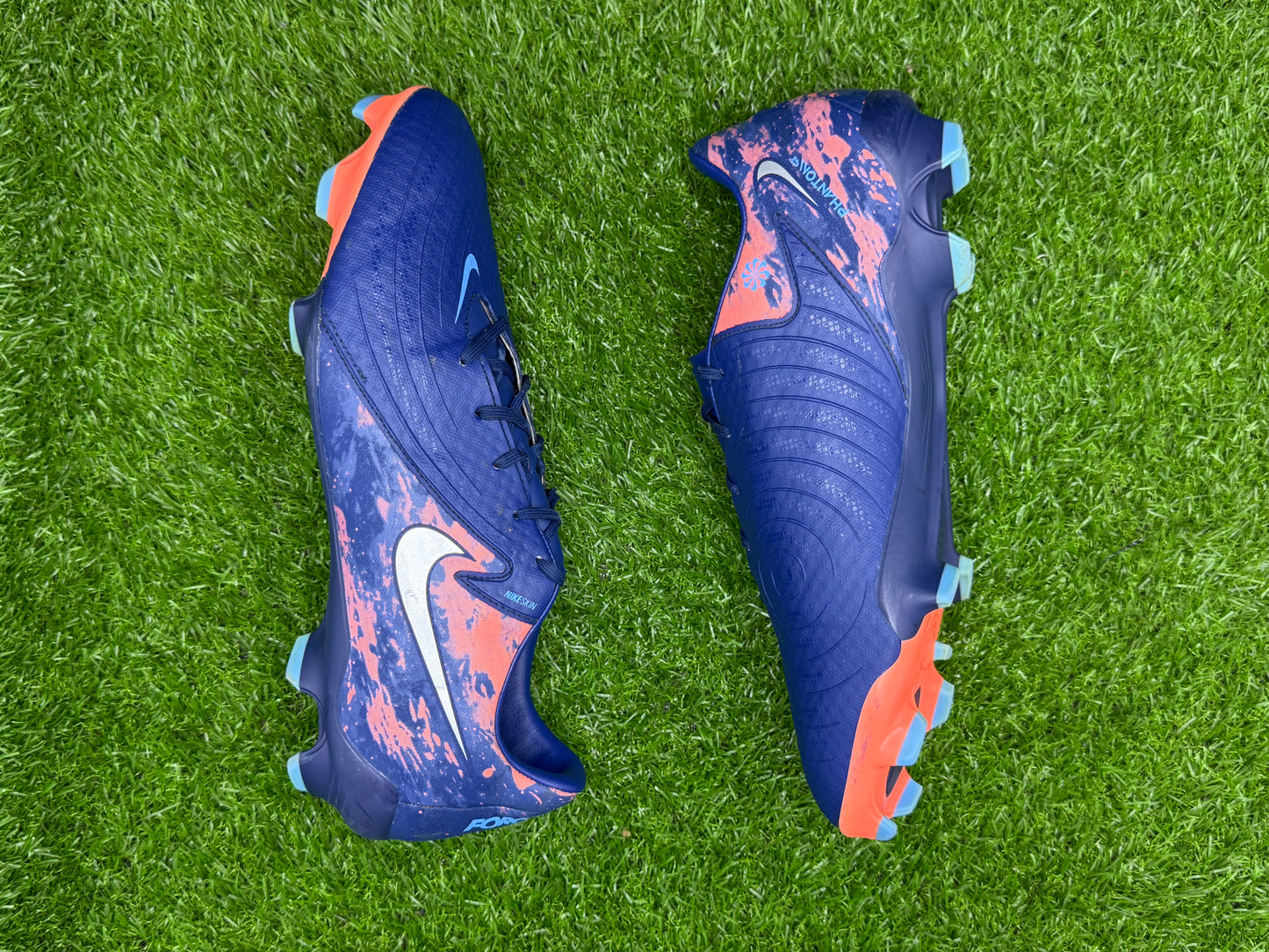 Nike Phantom GX 2 Academy MG