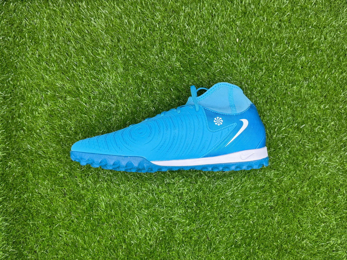 Nike Phantom Luna II Academy TF (Brand New)