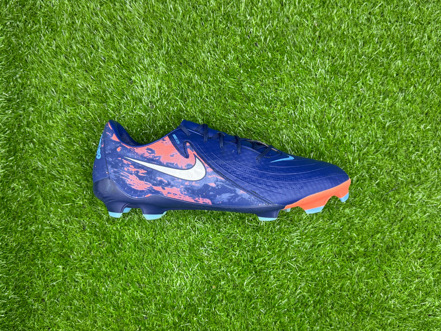 Nike Phantom GX 2 Academy MG