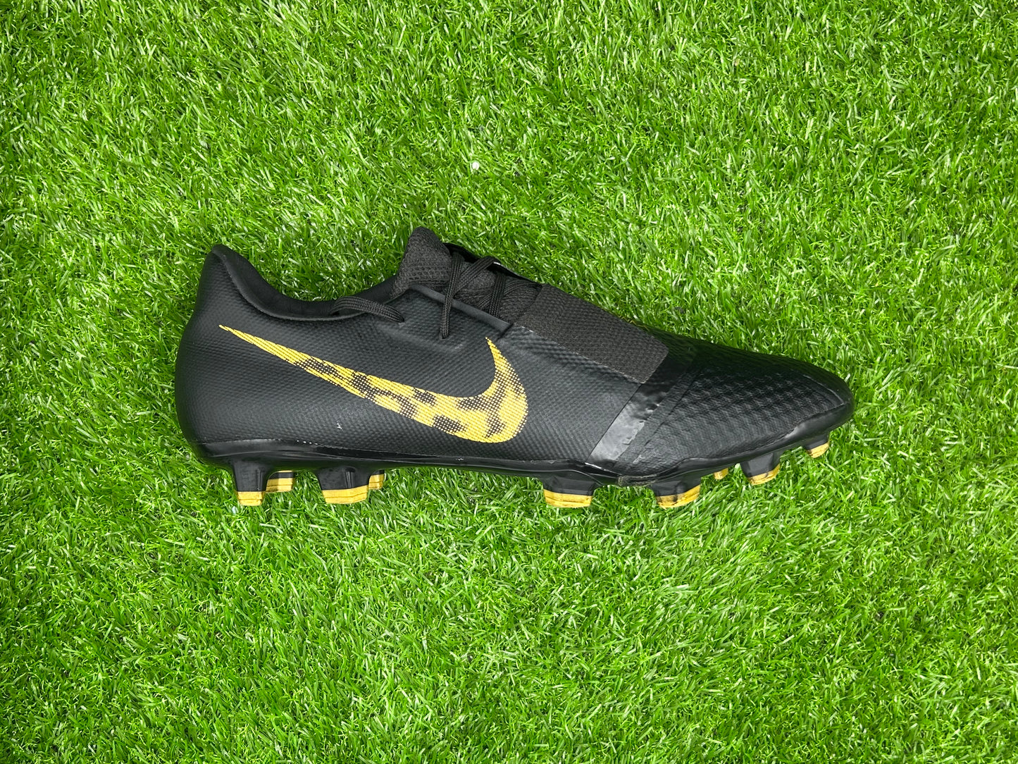 NIKE PHANTOM VENOM Academy FG