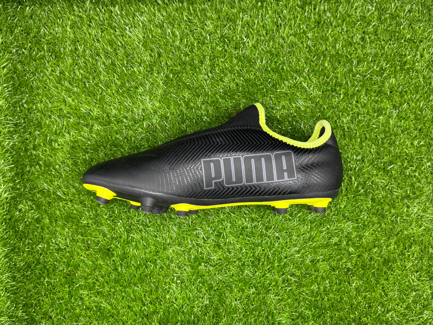 Puma Finesse Laceless FG