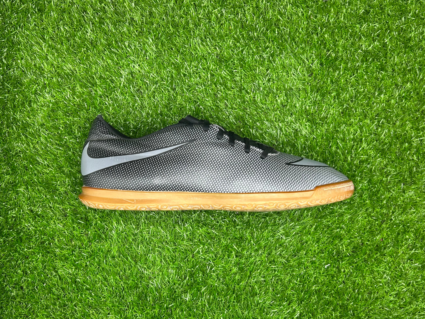 Nike Bravatax II IC