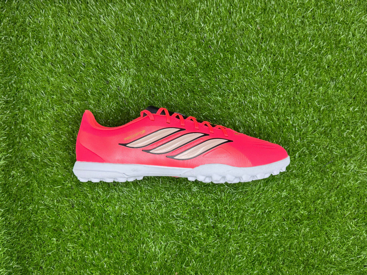 Adidas Predator CLUB TF (Brand New)