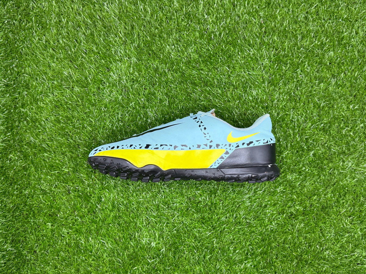 Nike Phantom GT2 Club TF