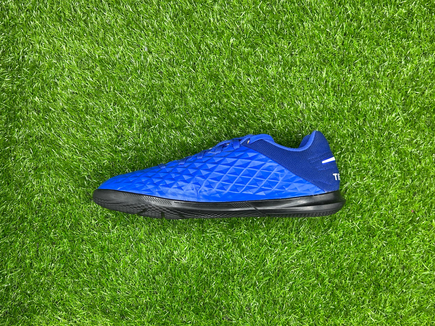 Nike Tiempo Legend 8 Club IC