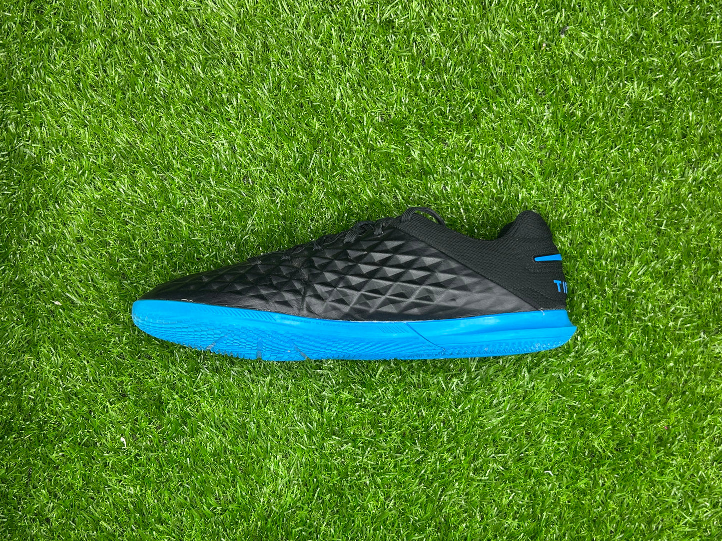 Nike Tiempo Legend 8 Club IC